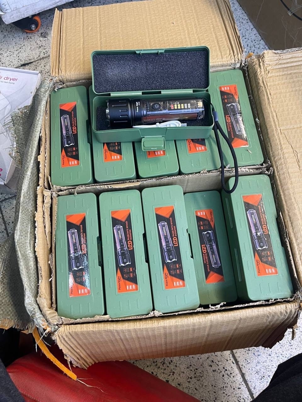 тактический фонарь,фонарь ручной,тактический фонарик,мощный фонарь,аккумуляторный ручной фонарь