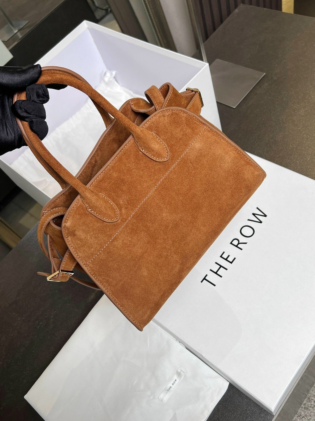 женская сумка из натуральной замши цвет черный,сумка замшевая,женская черная замшевая сумка,женская сумка,сумка женская замшевая