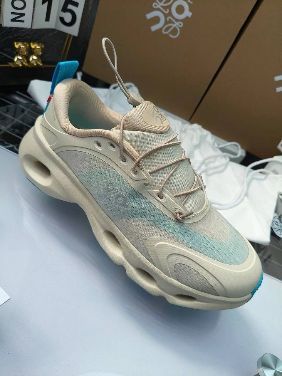 кроссовки loewe,кроссовки,женские кроссовки,кроссовки on loewe x cloudtilt 2 tan white gum,повседневные кроссовки