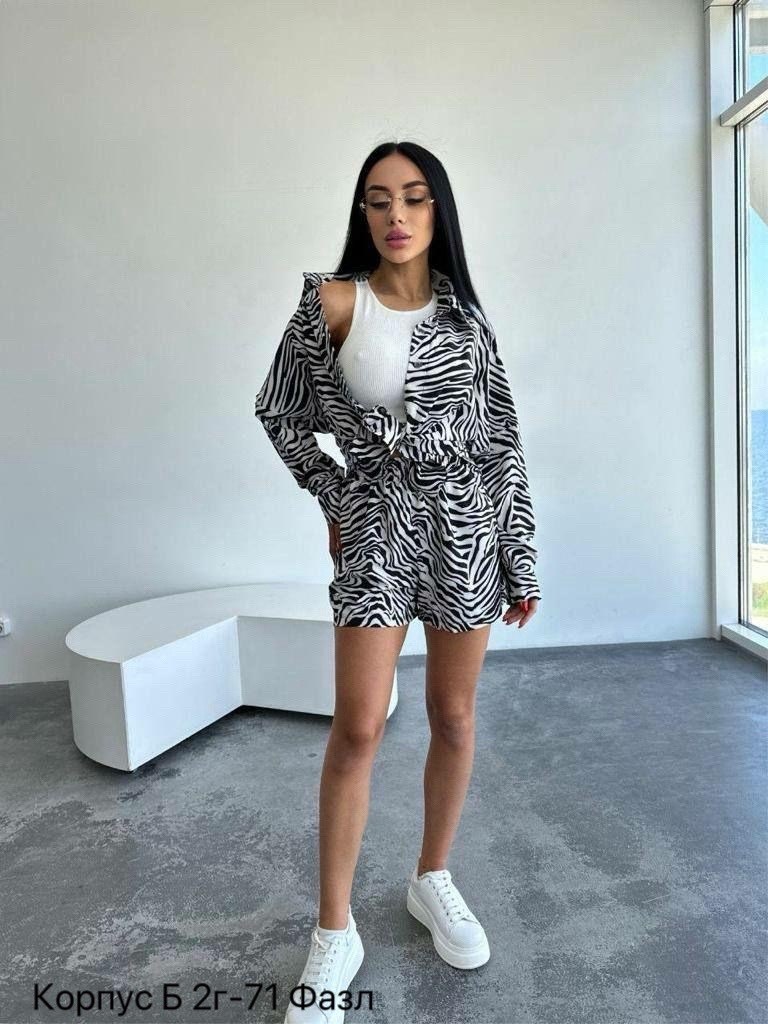 костюм двойка женская,костюм двойка с принтом,костюм женский летний с шортами зебра crolic,летний костюм с шортами и топом зебра,костюм женский