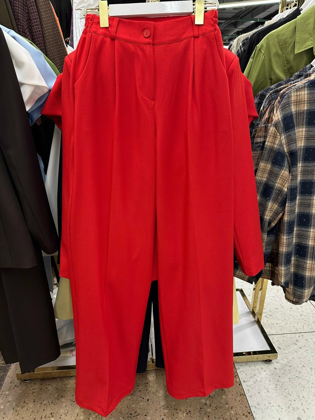 брючный костюм,белый брючный костюм,женский брючный костюм,стильные костюмы,классический костюм белый