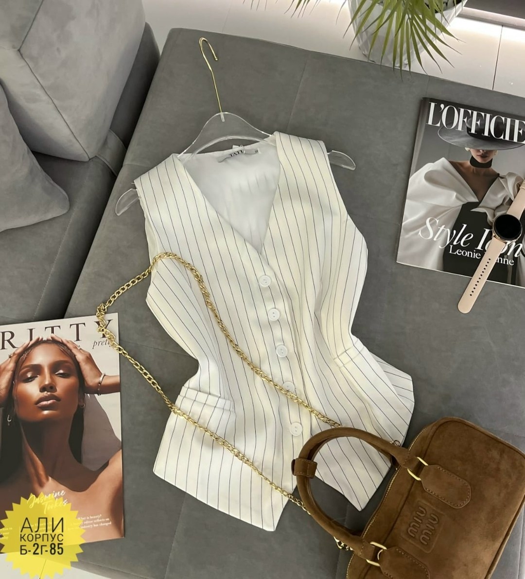 жилет костюмный классический укороченный в полоску inritm,стильный жилет,жилет костюмный классический укороченный в полоску,жилет классический,женский костюм тройка