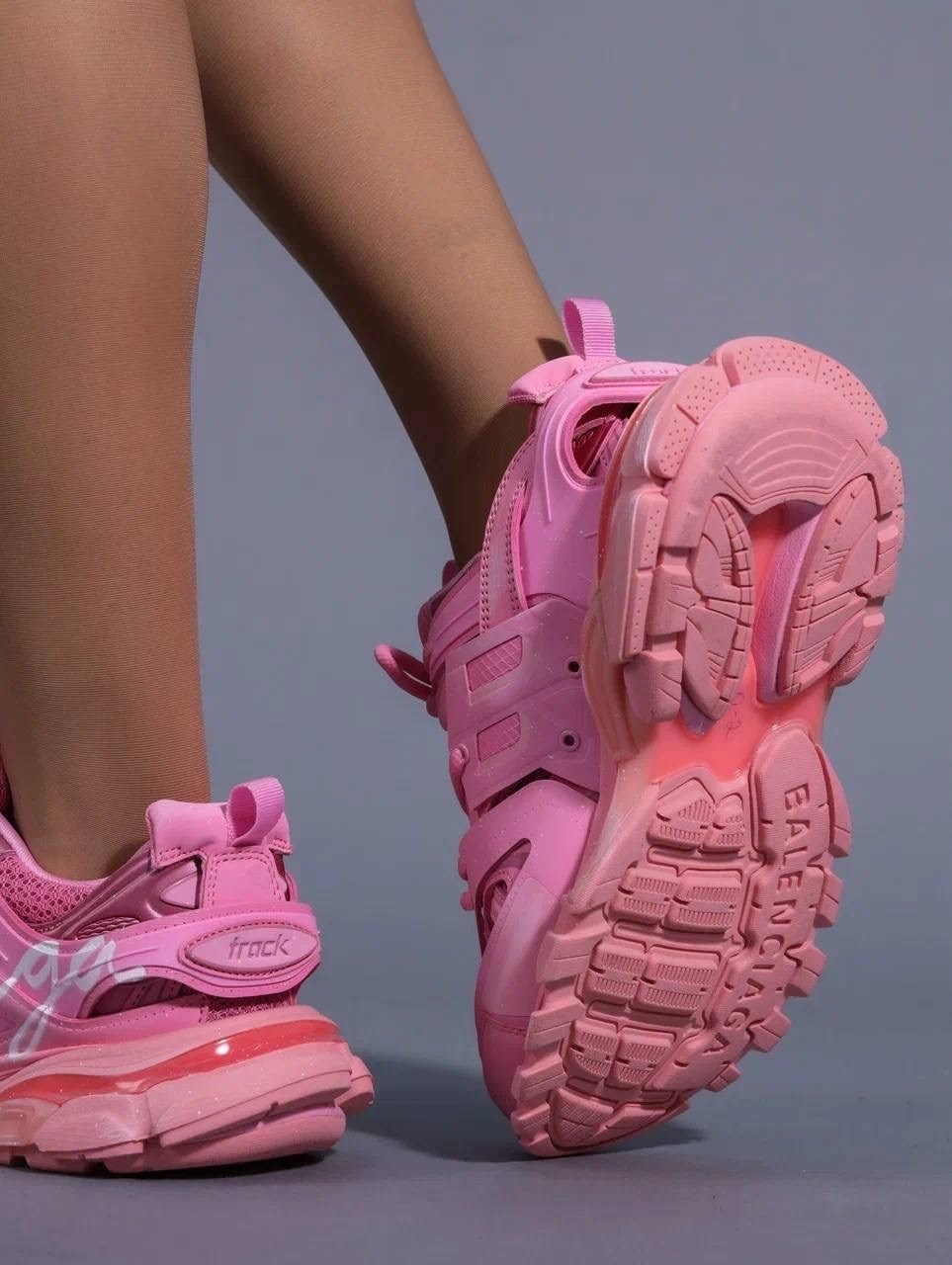 кроссовки женские balenciaga,кроссовки баленсиага трек женские,кроссовки баленсиага трек розовые,кроссовки balenciaga,женские кроссовки balenciaga track a123305 розовые