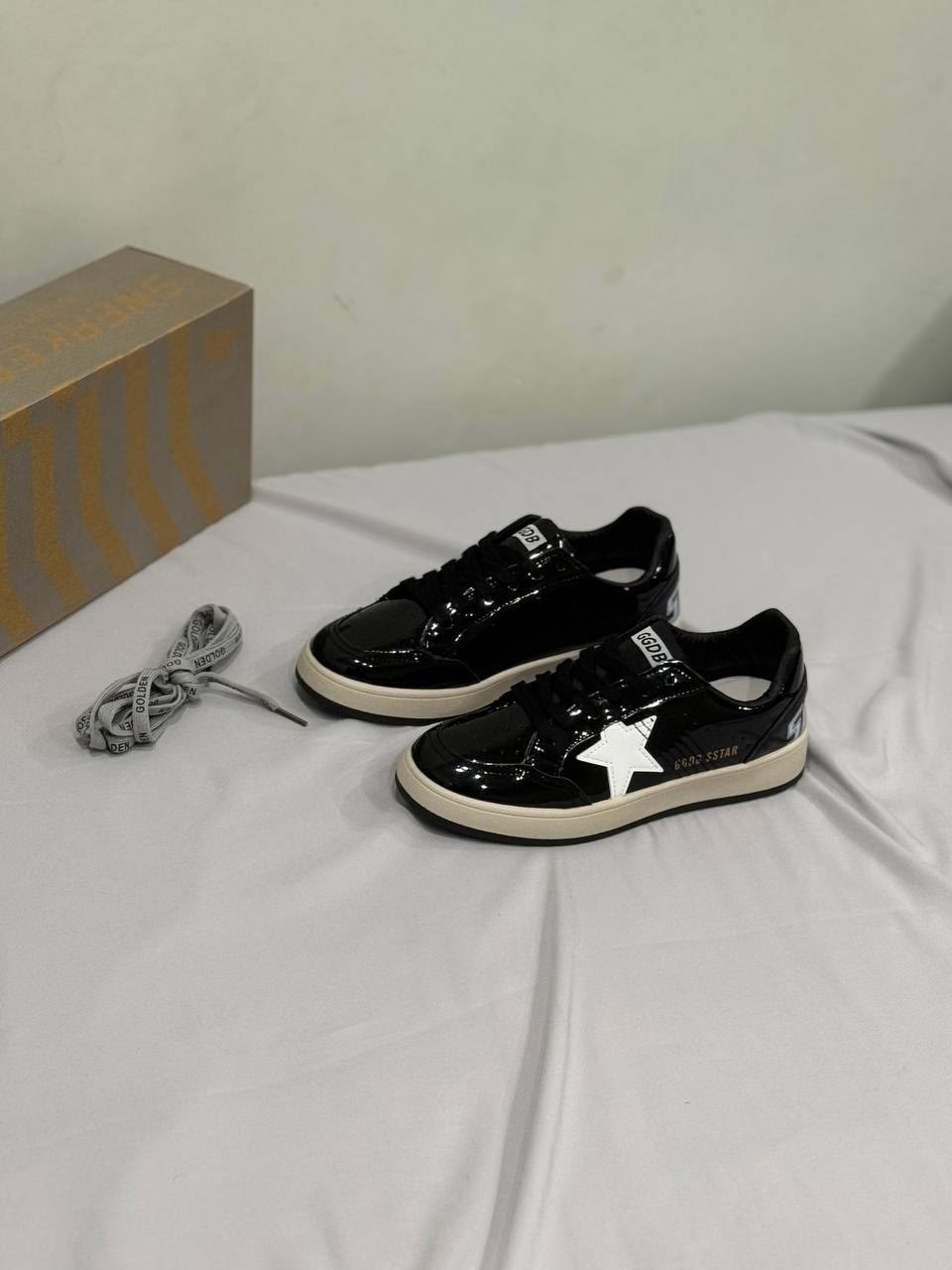 golden goose кеды hi star на платформе черный,,кроссовки ball star черного и белого цвета golden goose,кеды golden goose,кроссовки golden goose