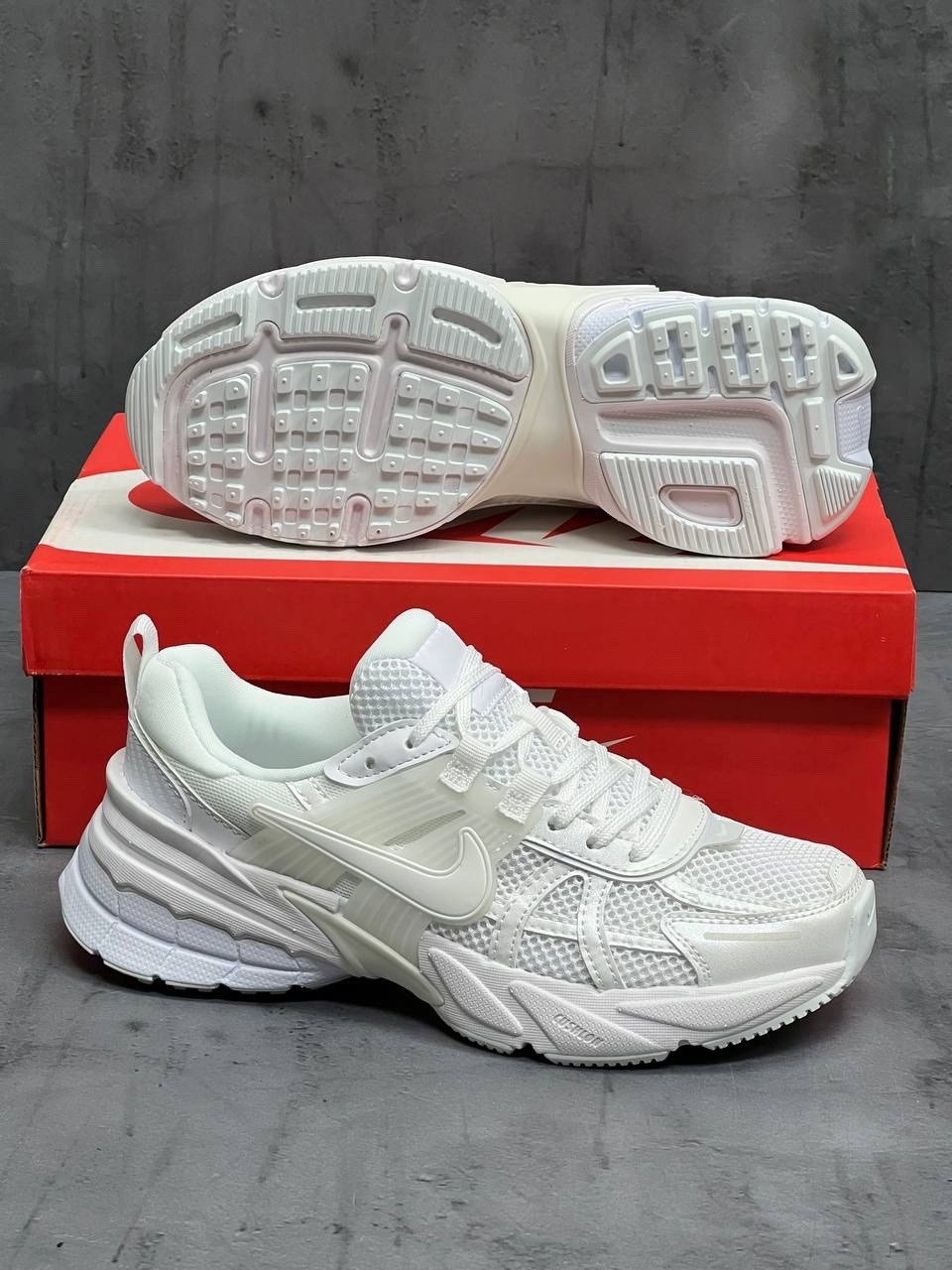 кроссовки nike,женские кроссовки nike,кроссовки,кроссовки nike v 2 k run,nike v2k run кроссовки серебристый белый