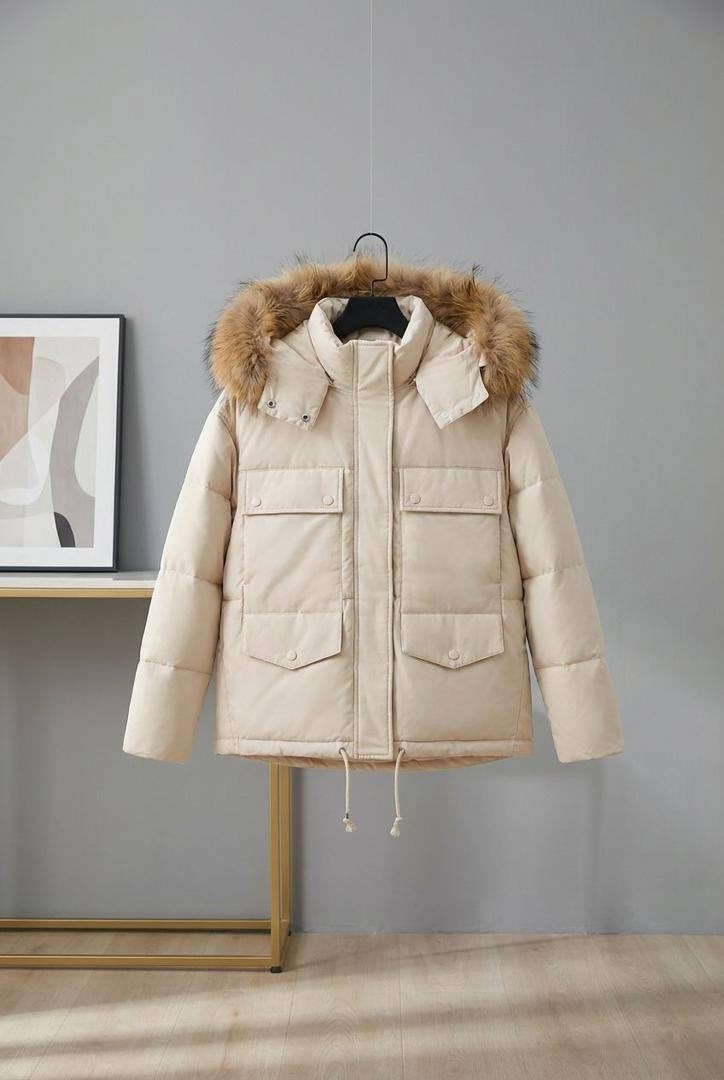 пуховик женский с большим меховым воротником,повседневный женский пуховик с капюшоном и воротником из меха енота,куртка зимняя женская,белый пуховик,женский пуховик средней длины на белом утином пуху