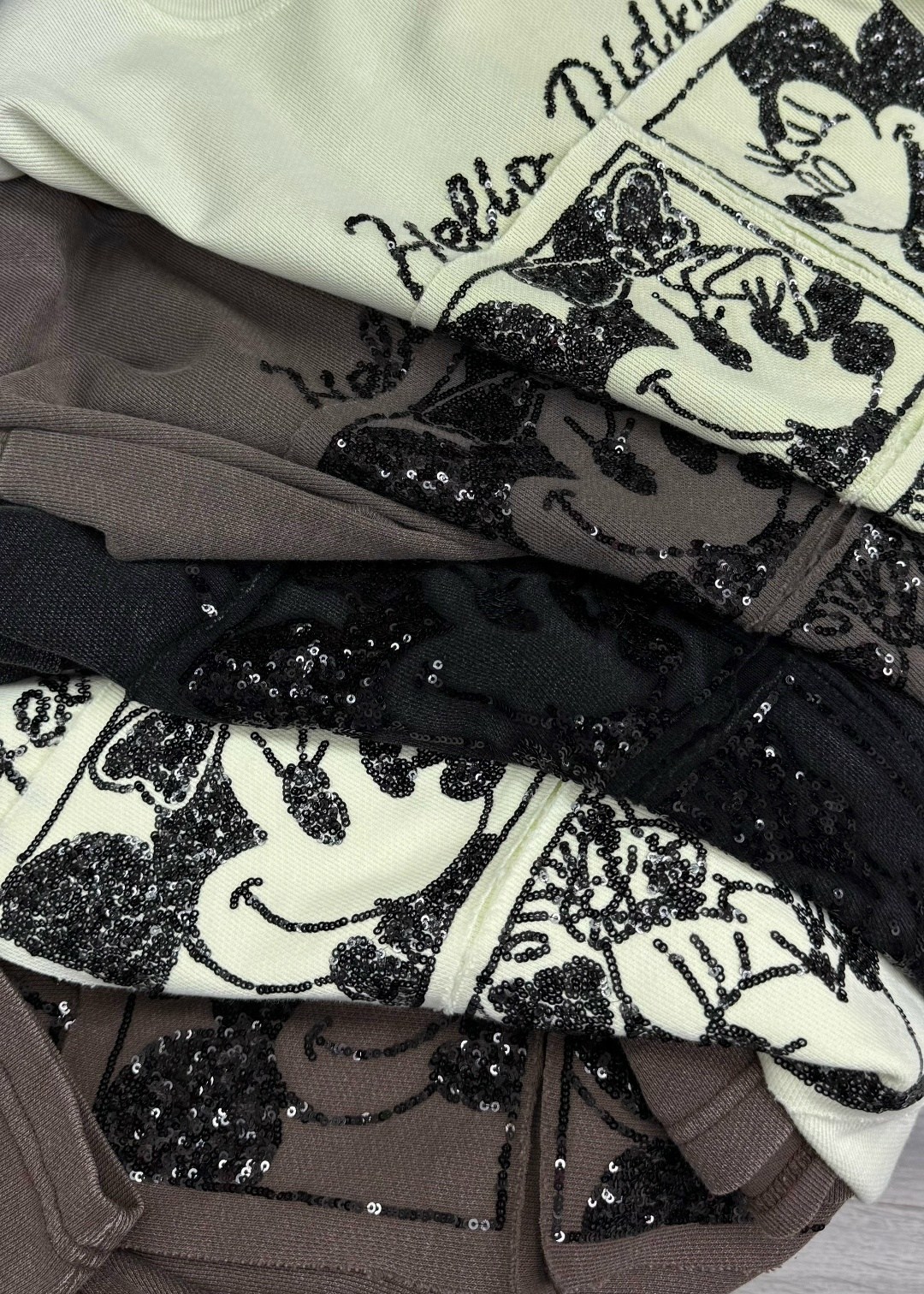 футболки женская оверсайз,спортивные штаны с футболкой оверсайз,футболки модные,футболка и штаны,футболки оверсайз