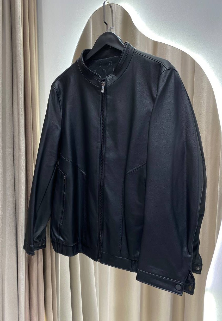 мужская кожаная куртка,кожаная куртка,мужская кожаная куртка с классическими черными брюками,men's racer jacket in black leather,мужской стиль