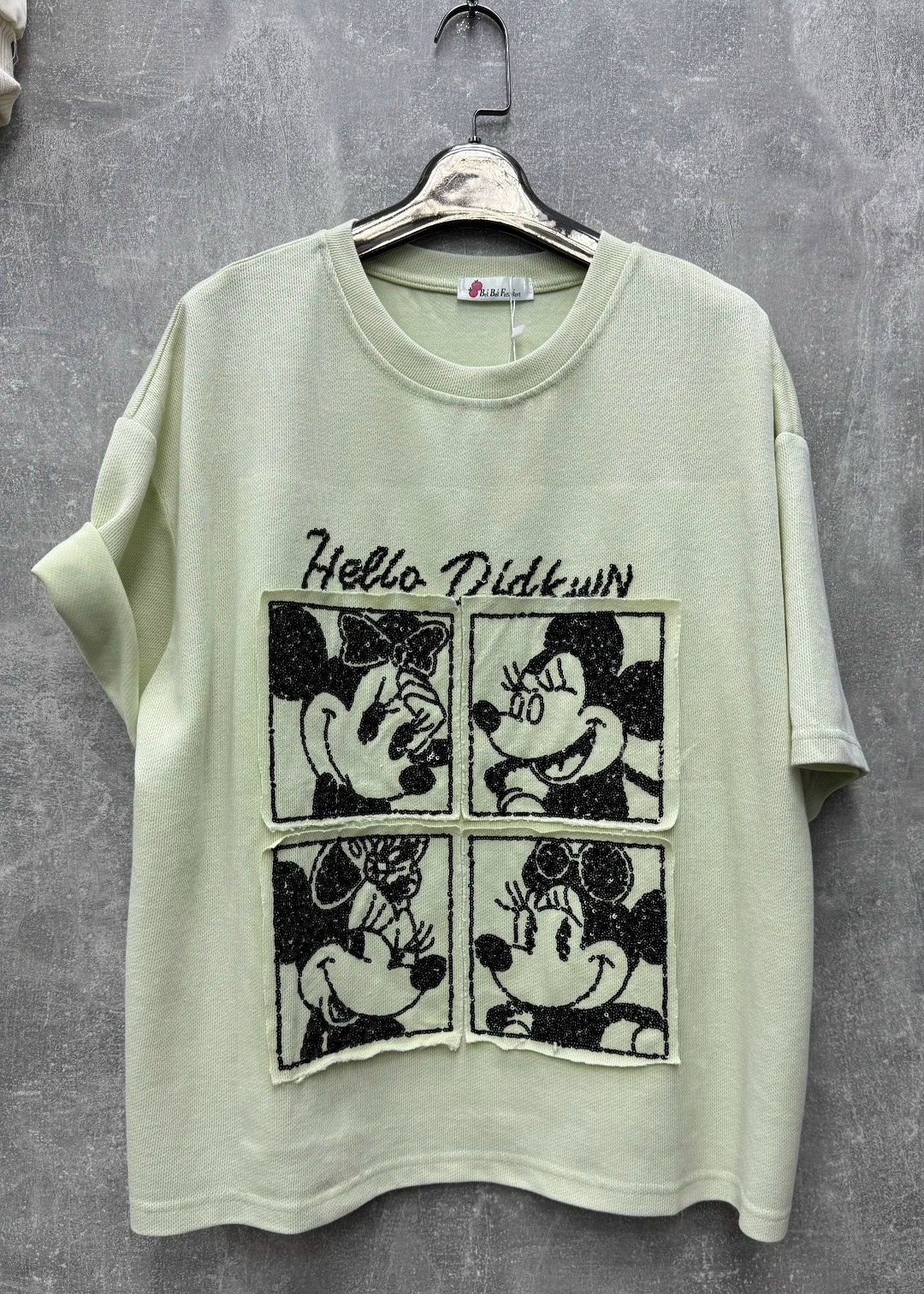 футболки женская оверсайз,спортивные штаны с футболкой оверсайз,футболки модные,футболка и штаны,футболки оверсайз