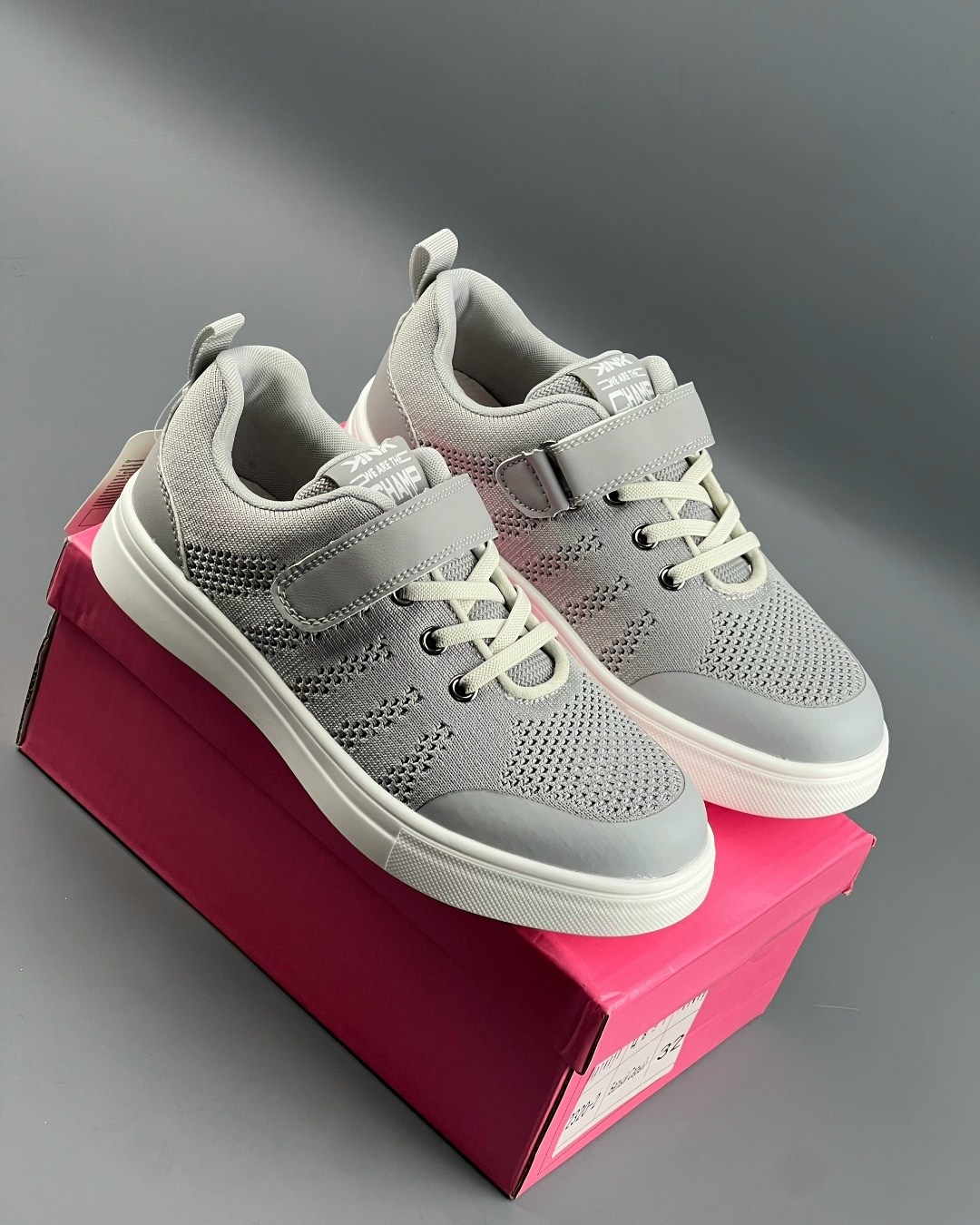 кроссовка детская,,детские кроссовки,серые кроссовки,спортивная