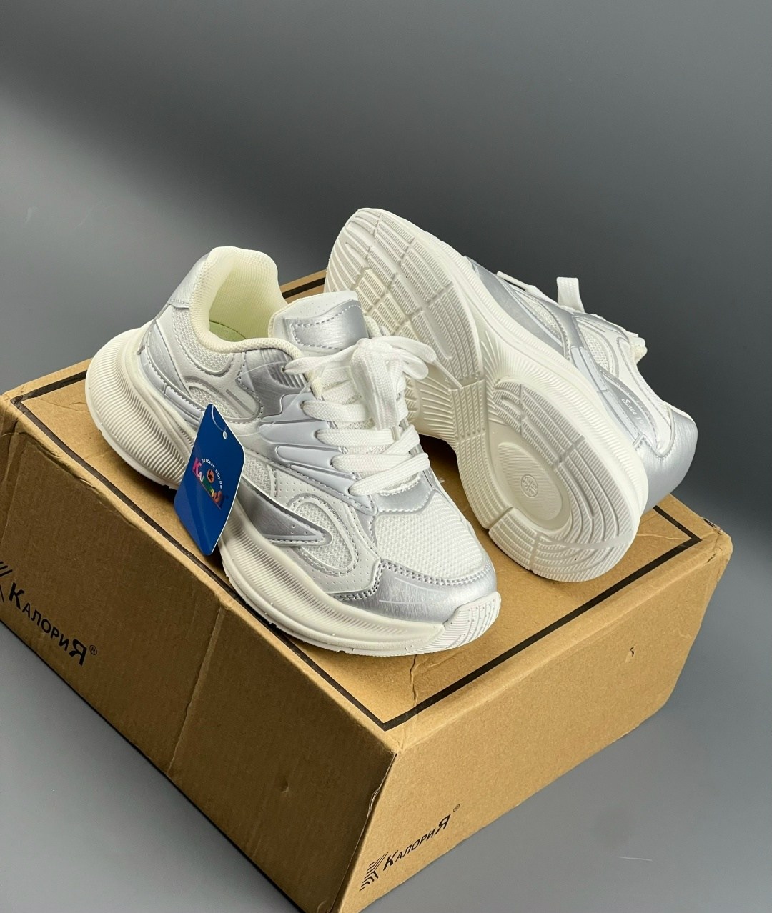 кроссовки женские,модные кроссовки,массивные кроссовки,кроссовка,кроссовки anta