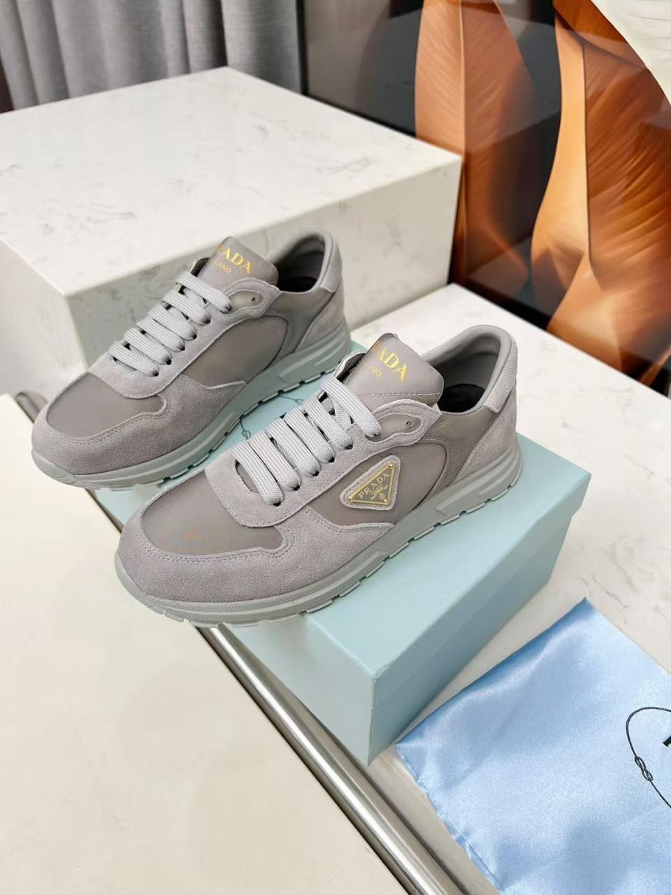 комбинированные кроссовки prada,кроссовки prada женские,,прада милано кроссовки,женские кроссовки