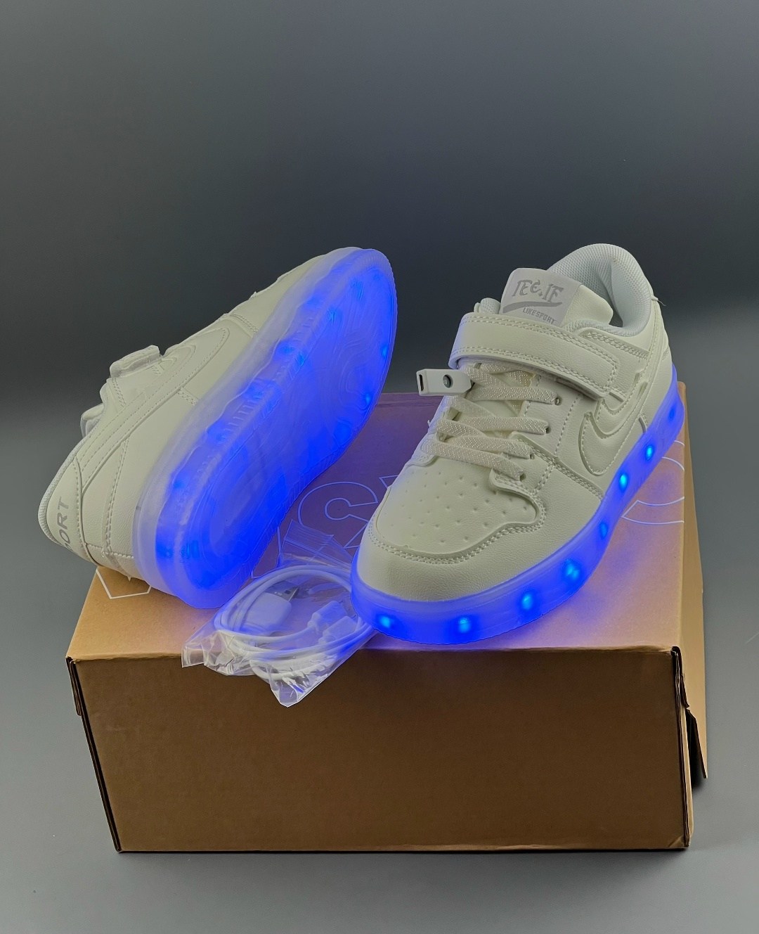 кроссовки со светящейся подошвой,кроссовки светящиеся,светящиеся кроссовки для мальчика,кроссовки детские светящиеся,кроссовки детские с подсветкой