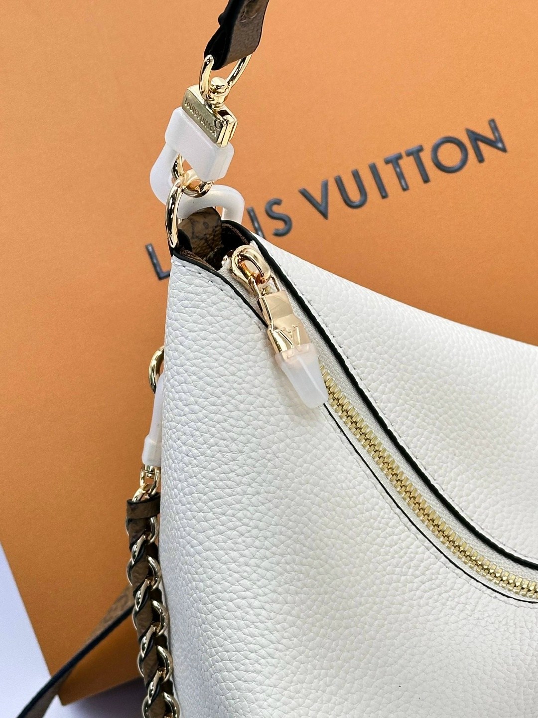 женская сумка на louis vuitton,сумка louis vuitton,сумка хобо луи виттон,сумка,модная сумка