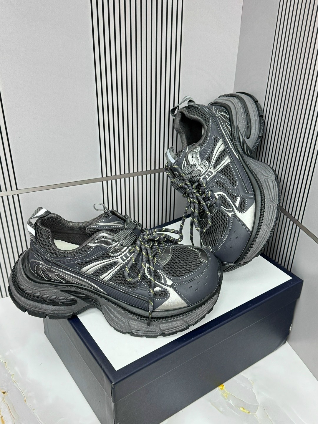 кроссовки женские balenciaga,balenciaga 10 xl кроссовки,кроссовки balenciaga,кроссовки balenciaga 3 xl,кроссовки баленсиага трек 2 чёрные