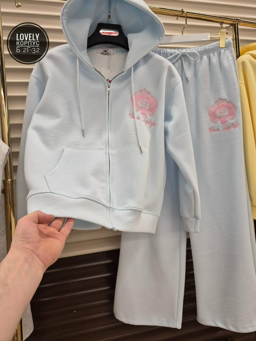 спортивные костюмы,женские спортивные костюмы,спортивный костюм с капюшоном,стильные костюмы,комплект одежды женские