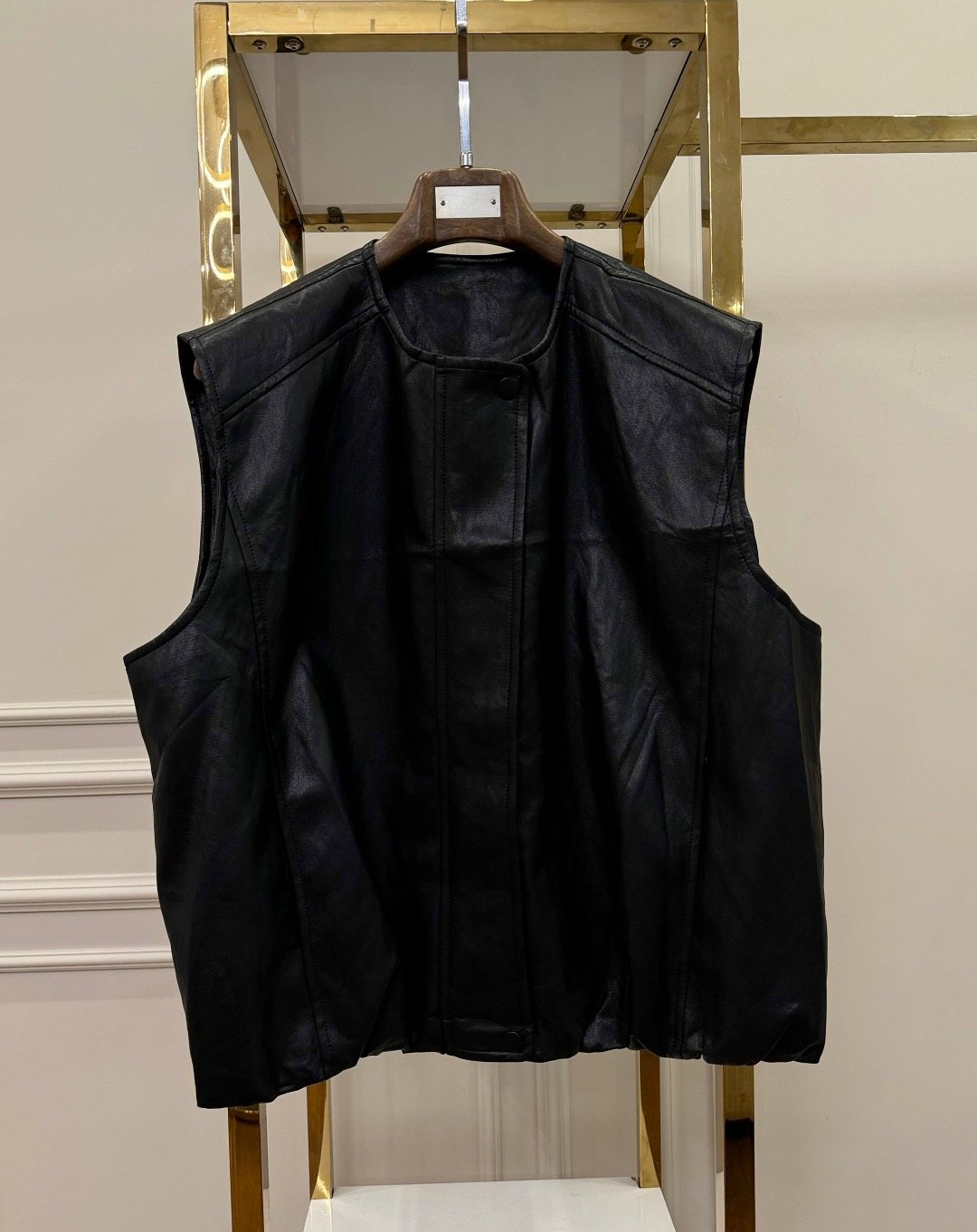 женские жилеты,жилетка женская,жилет,кожаный жилет,теплый жилет