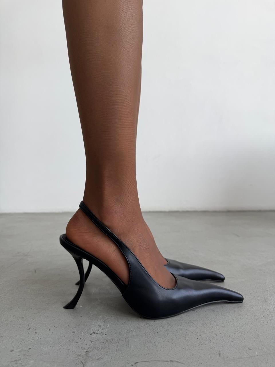 ,туфли saint laurent,лакированные туфли,женские туфли на высоком каблуке черные с металлическим острым носком,туфли лодочки женские