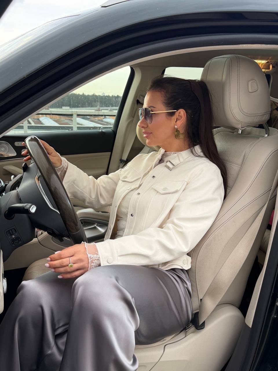 брючный костюм,женский костюм,стильный костюм из мягкого велюра,костюм спортивный женский,женский костюм двойка