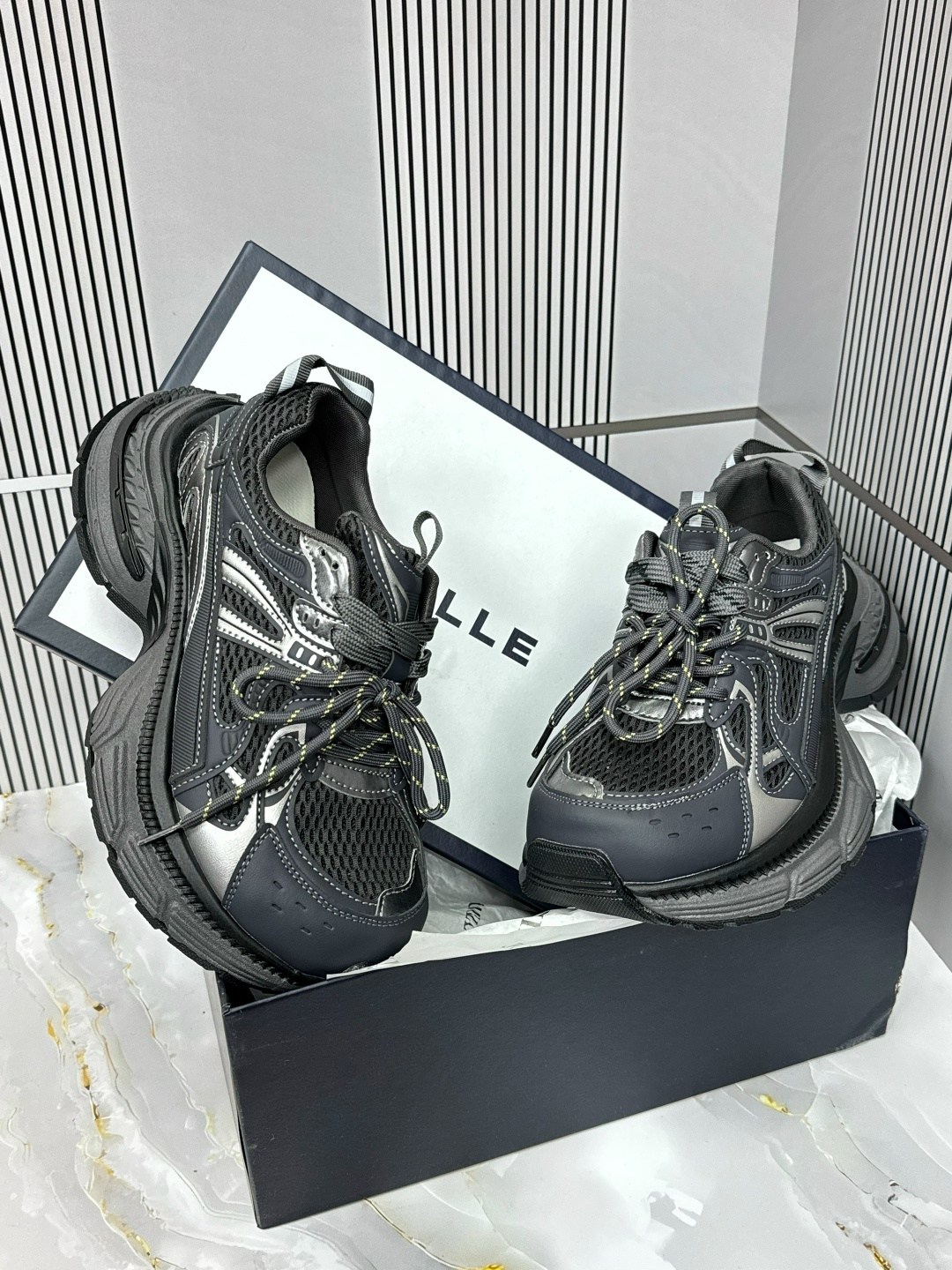 кроссовки женские balenciaga,balenciaga 10 xl кроссовки,кроссовки balenciaga,кроссовки balenciaga 3 xl,кроссовки баленсиага трек 2 чёрные