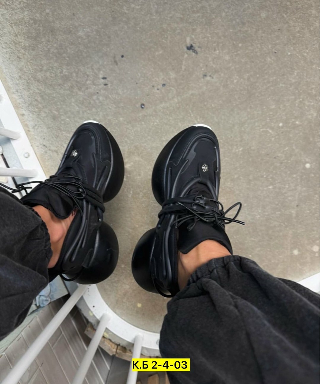 кроссовки женскиe,кроссовки,кроссовки женские черные,кроссовки ,кроссовки balmain