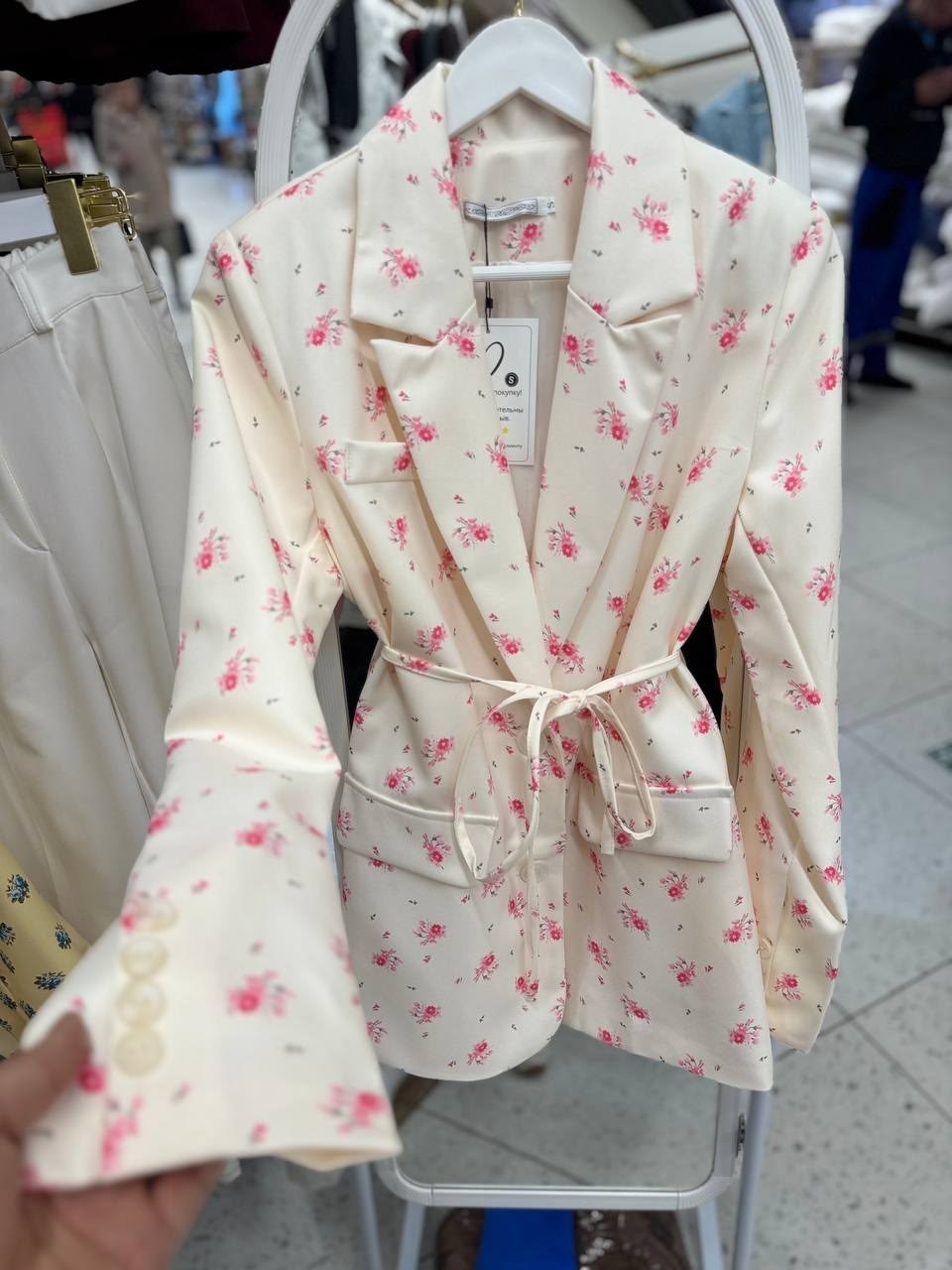 пиджак с цветочным принтом,пиджак женский,пиджак,пиджак с принтом,пиджак ткань