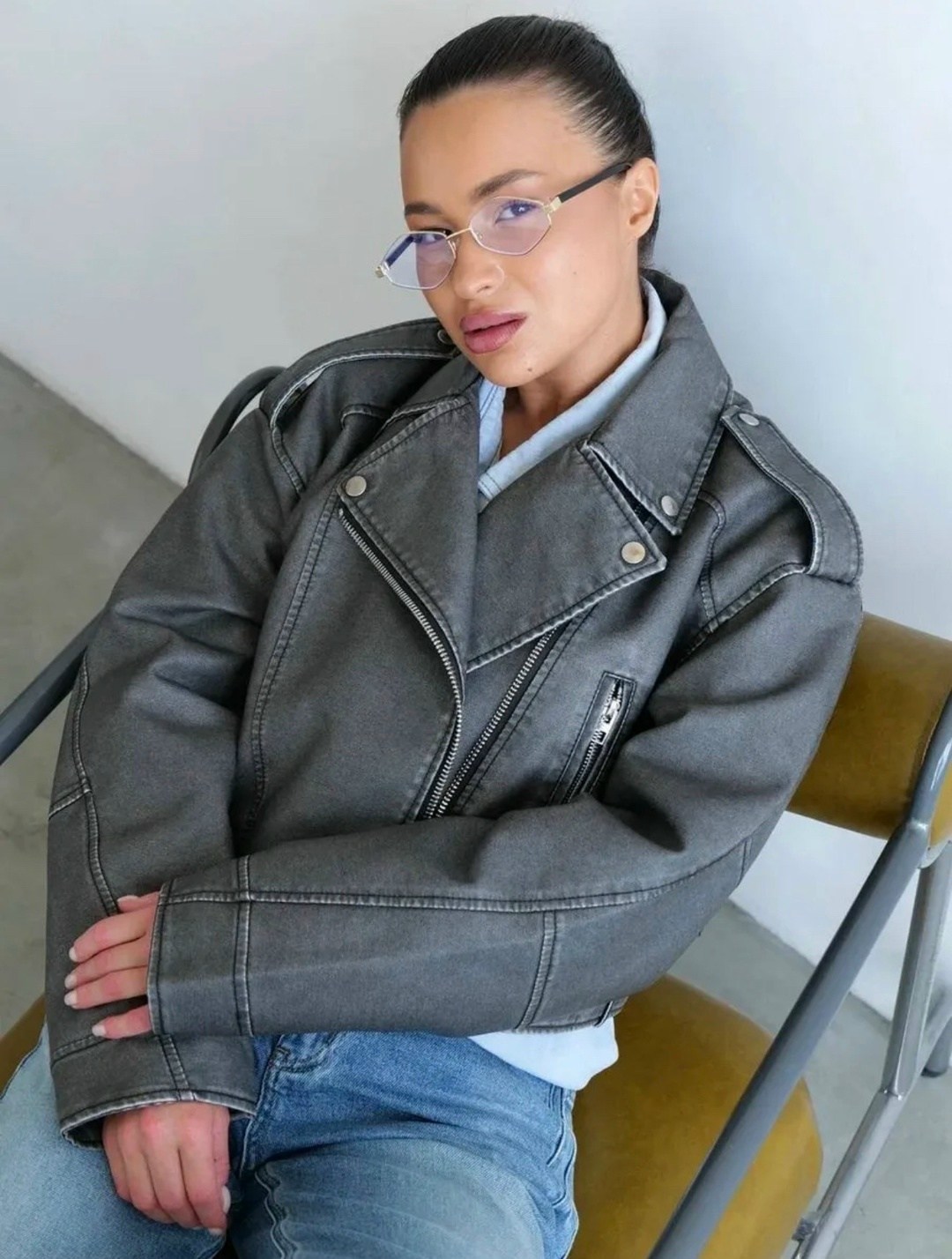 косуха винтажная кожаная куртка серая оверсайз mony,косуха винтажная куртка кожаная oversize серая monyken,косуха серая винтажная куртка кожаная оверсайз,косуха кожаная женская куртка оверсайз демисез