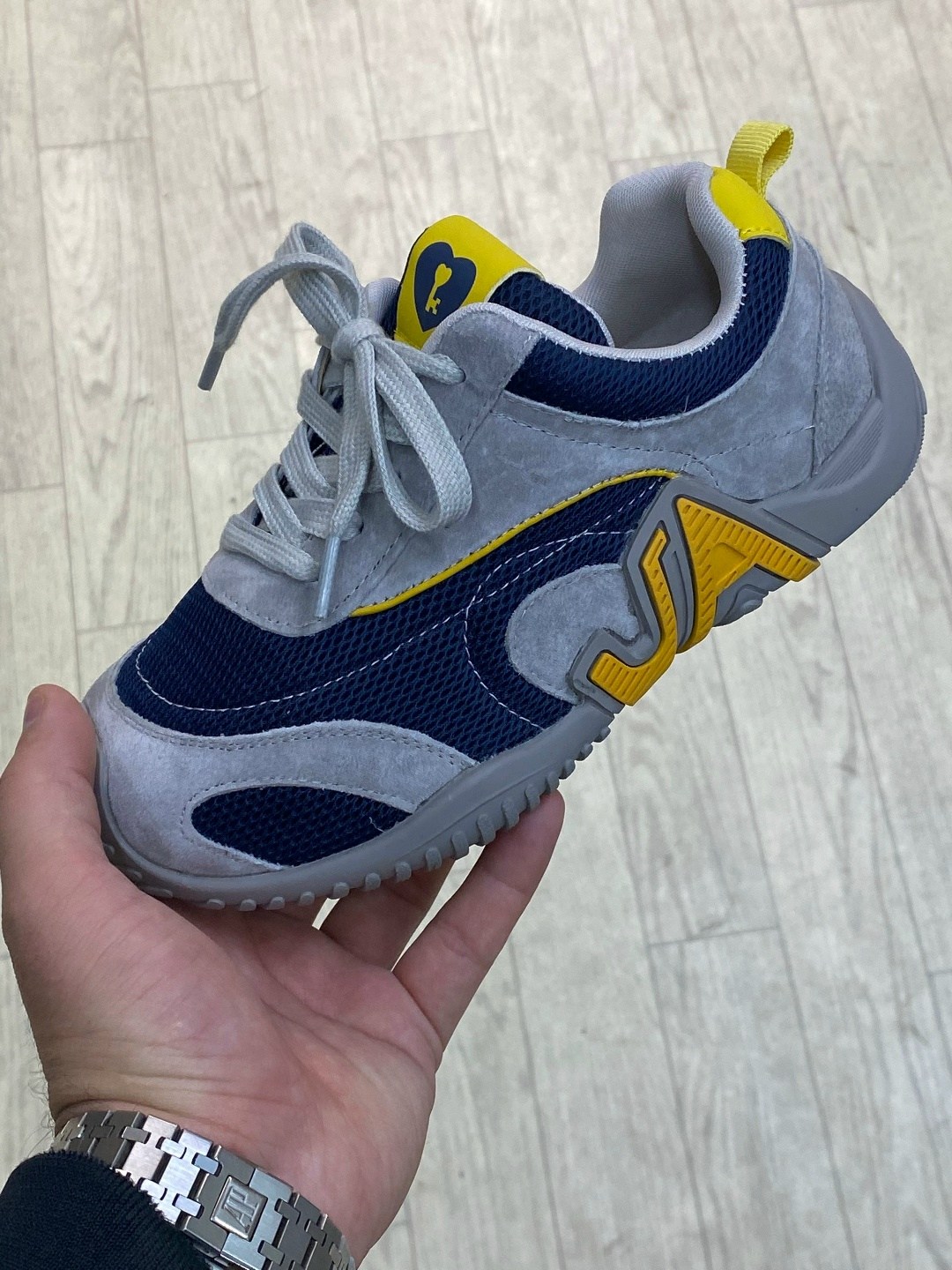 кроссовки,кроссовки женскиe,повседневные кроссовки,кроссовка,спортивная