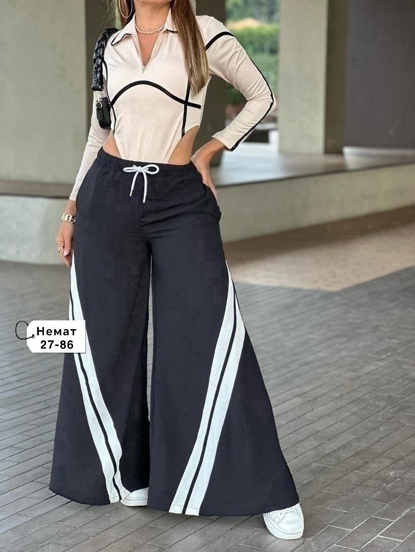 спортивные женские брюки с полосками по бокам,спортивные штаны женские широкие,спортивные брюки,широкие спортивные брюки,брюки женские широкие