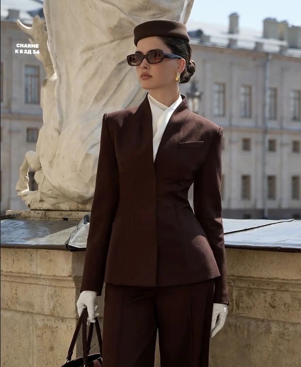 приталенный жакет,брючный костюм,стильные наряды,костюм классический