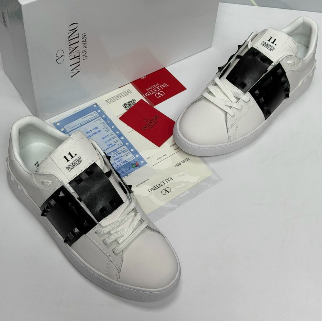 ,кроссовки valentino,валентино ,валентино кроссовки,бело-черные женские кожаные кроссовки rockstud untitled valentino garavani