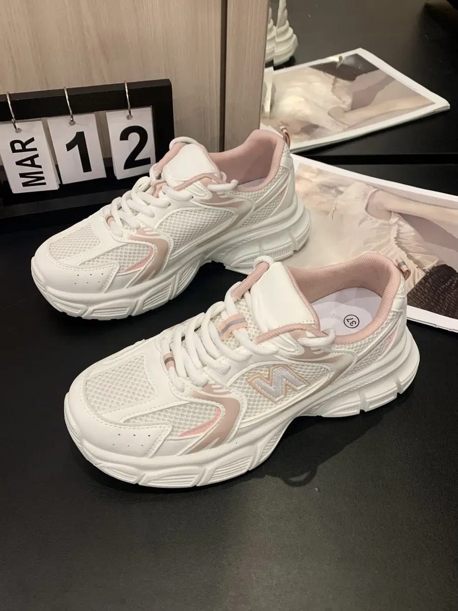 женские кроссовки,кроссовки модные,кроссовки для женщин,спортивная ,массивные кроссовки