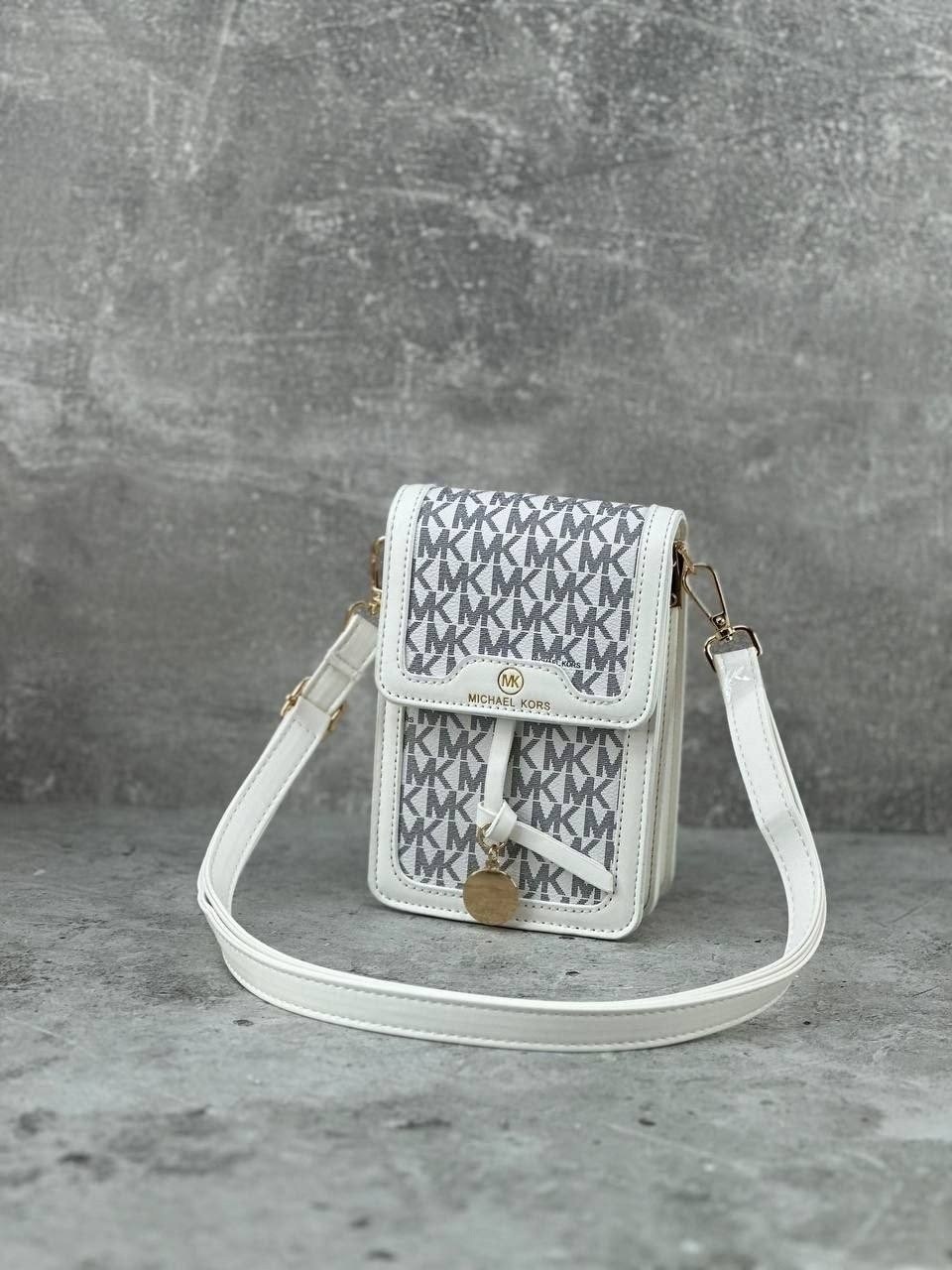 сумка michael kors кросс боди,сумка через плечо маленькая кросс,сумка через плечо маленькая кросс боди,стильная мини сумка,стильная сумка через плечо michael kors