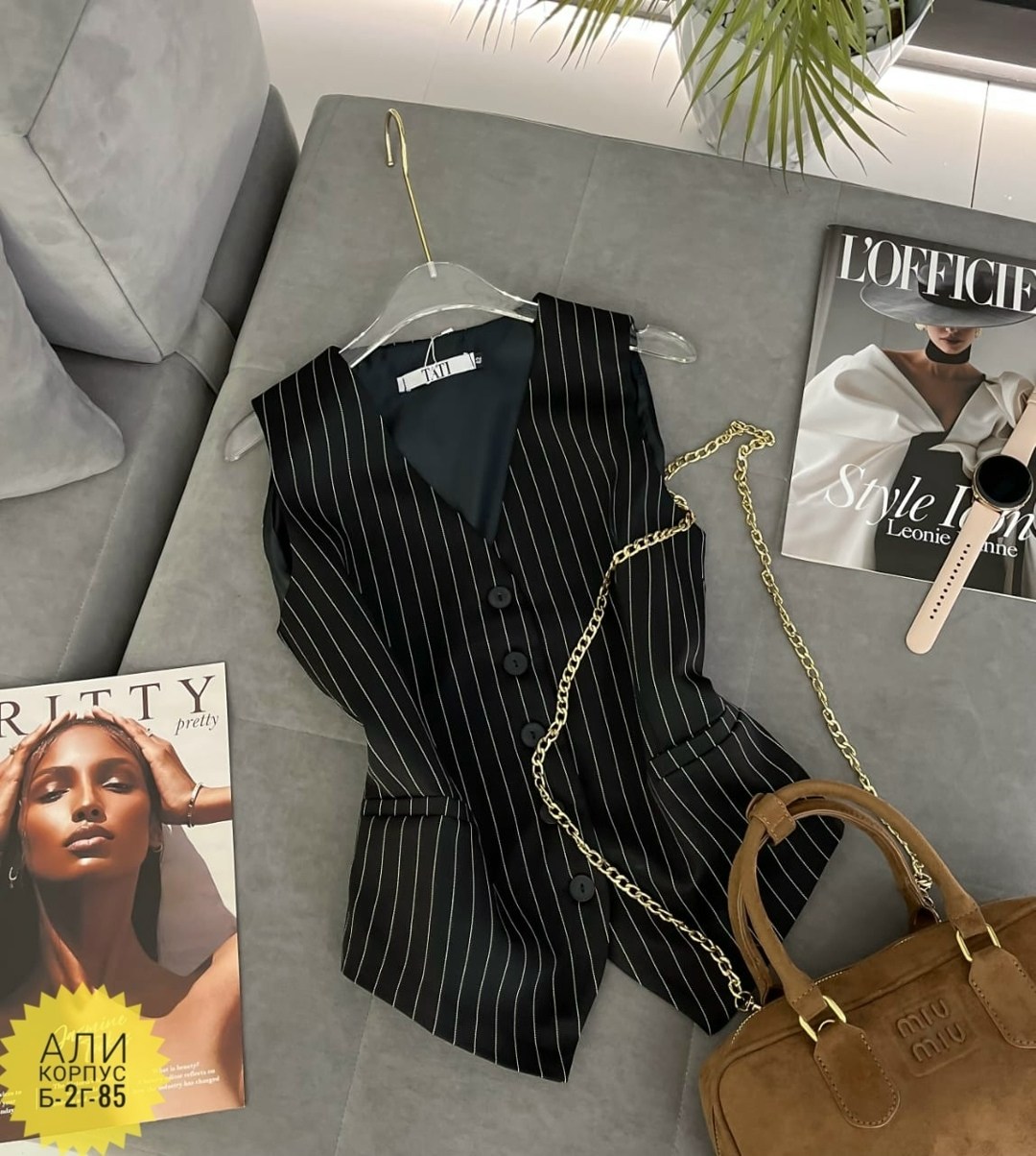 жилет костюмный классический укороченный в полоску inritm,стильный жилет,жилет костюмный классический укороченный в полоску,жилет классический,женский костюм тройка