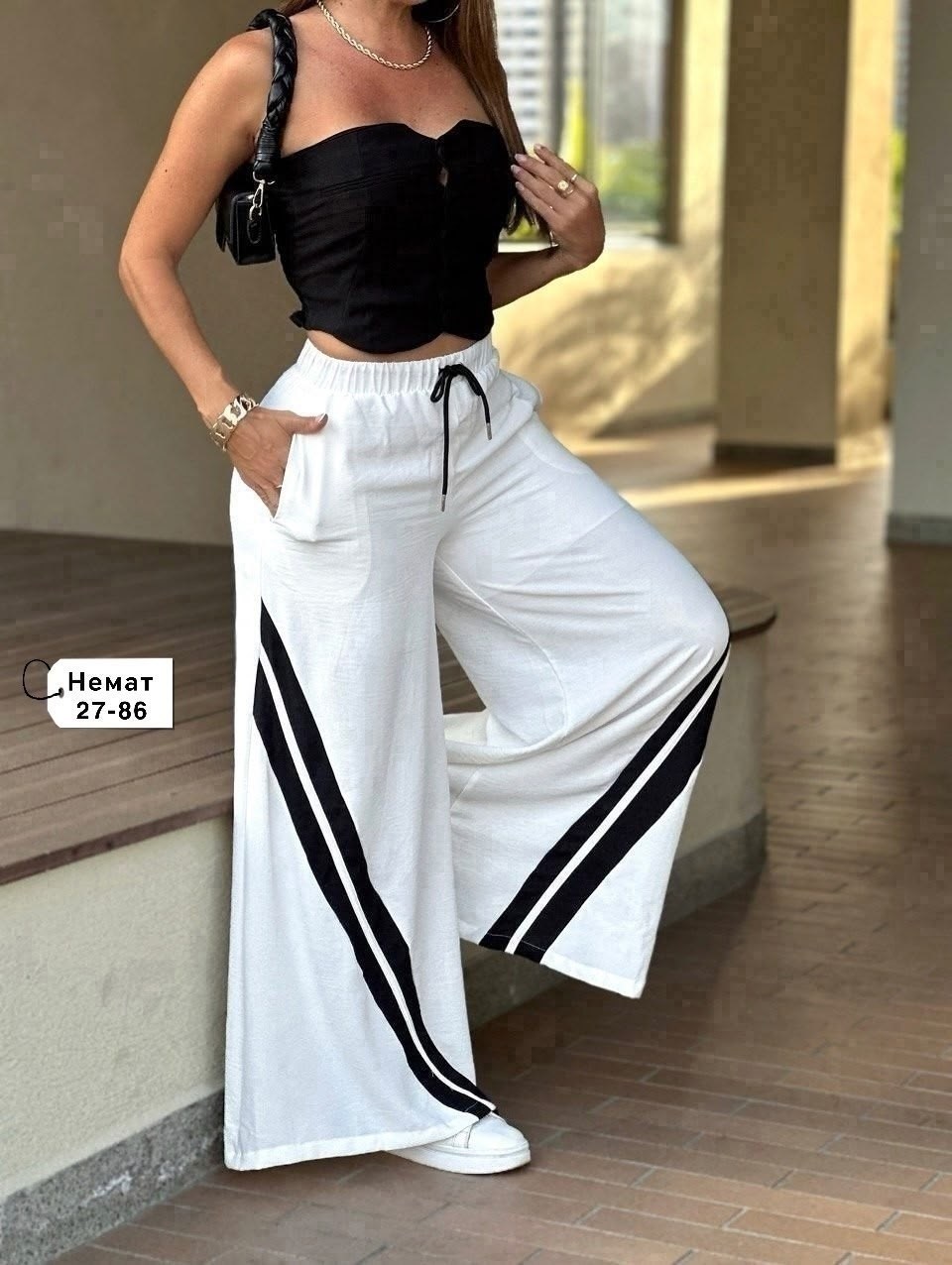 спортивные женские брюки с полосками по бокам,спортивные штаны женские широкие,спортивные брюки,широкие спортивные брюки,брюки женские широкие