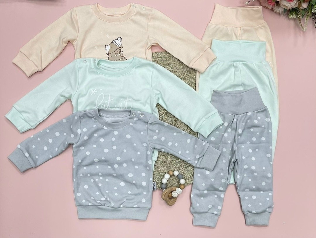 комплект одежды,комплект для малыша,комплект одежды для малыша,одежда для новорожденного,комплект штанишки и кофточка