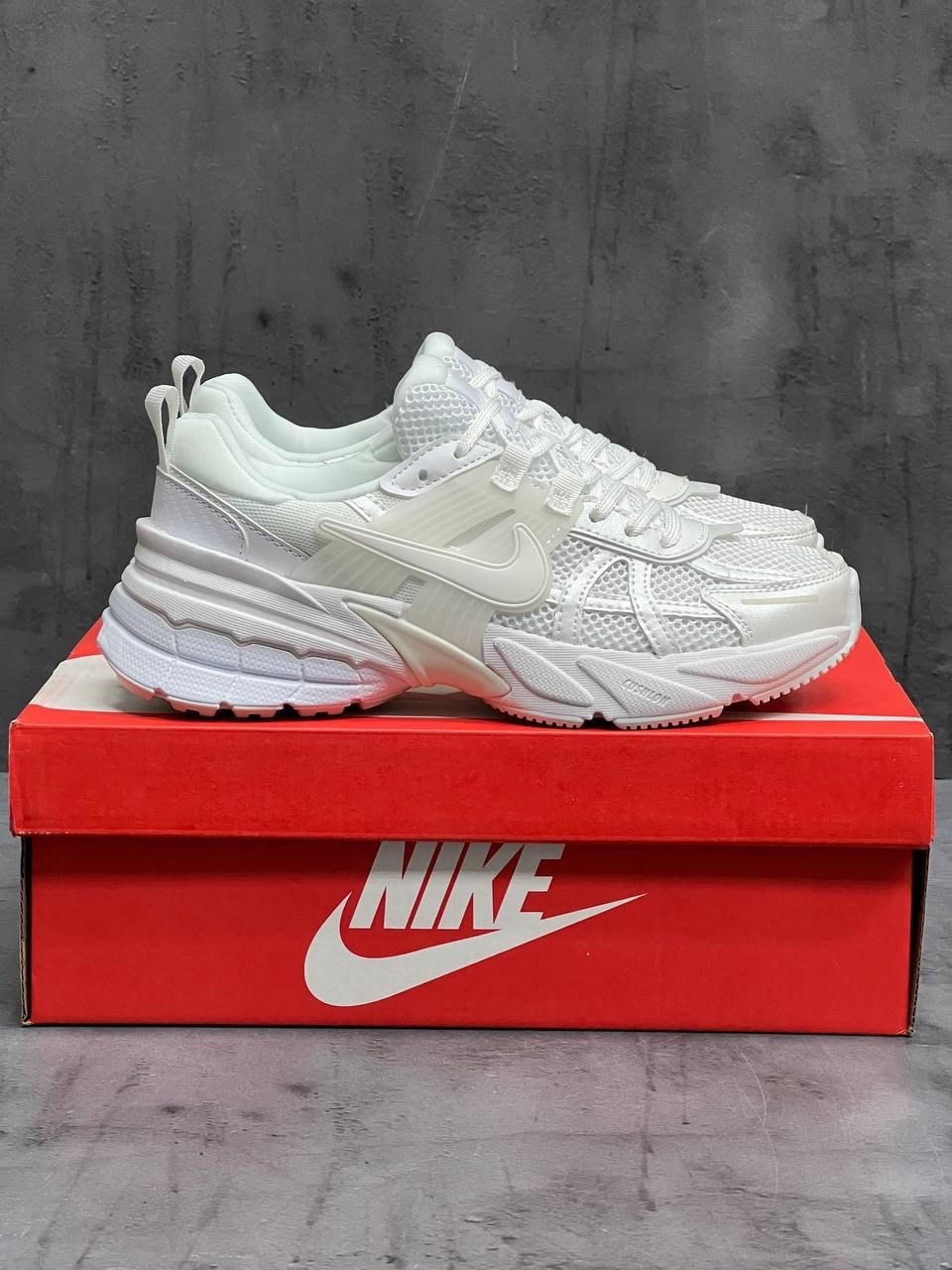 кроссовки nike,женские кроссовки nike,кроссовки,кроссовки nike v 2 k run,nike v2k run кроссовки серебристый белый