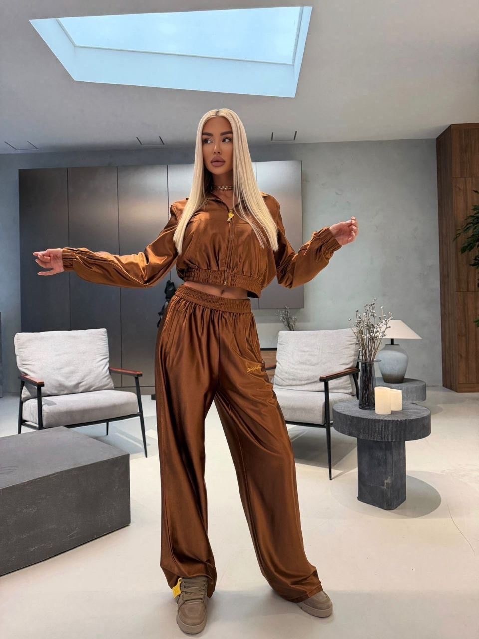 костюм велюровый,велюровый спортивный костюм,женский костюм,костюм спортивный женский,велюровый костюм женский