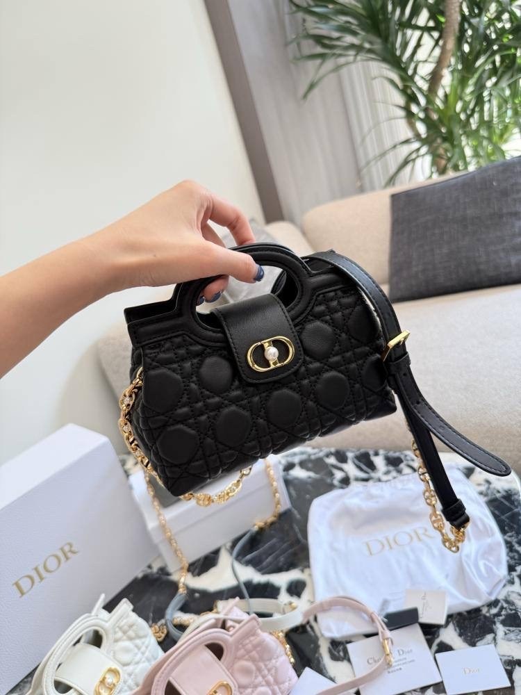 сумка диор,сумка стеганая кристиан диор,сумка диор оригинал,сумка диор женская,сумки аксессуары