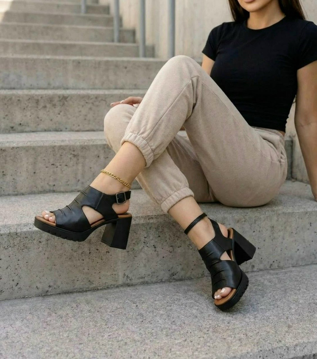 женские босоножки,босоножки платформа,модные босоножки,черные босоножки,босоножки на платформе с каблуком