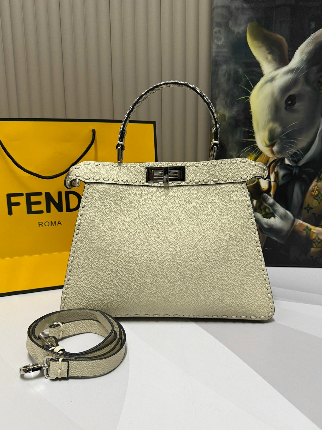 cумка fendi,сумка fendi peekaboo,женская сумка fendi,сумки фенди,сумка на плечо fendi