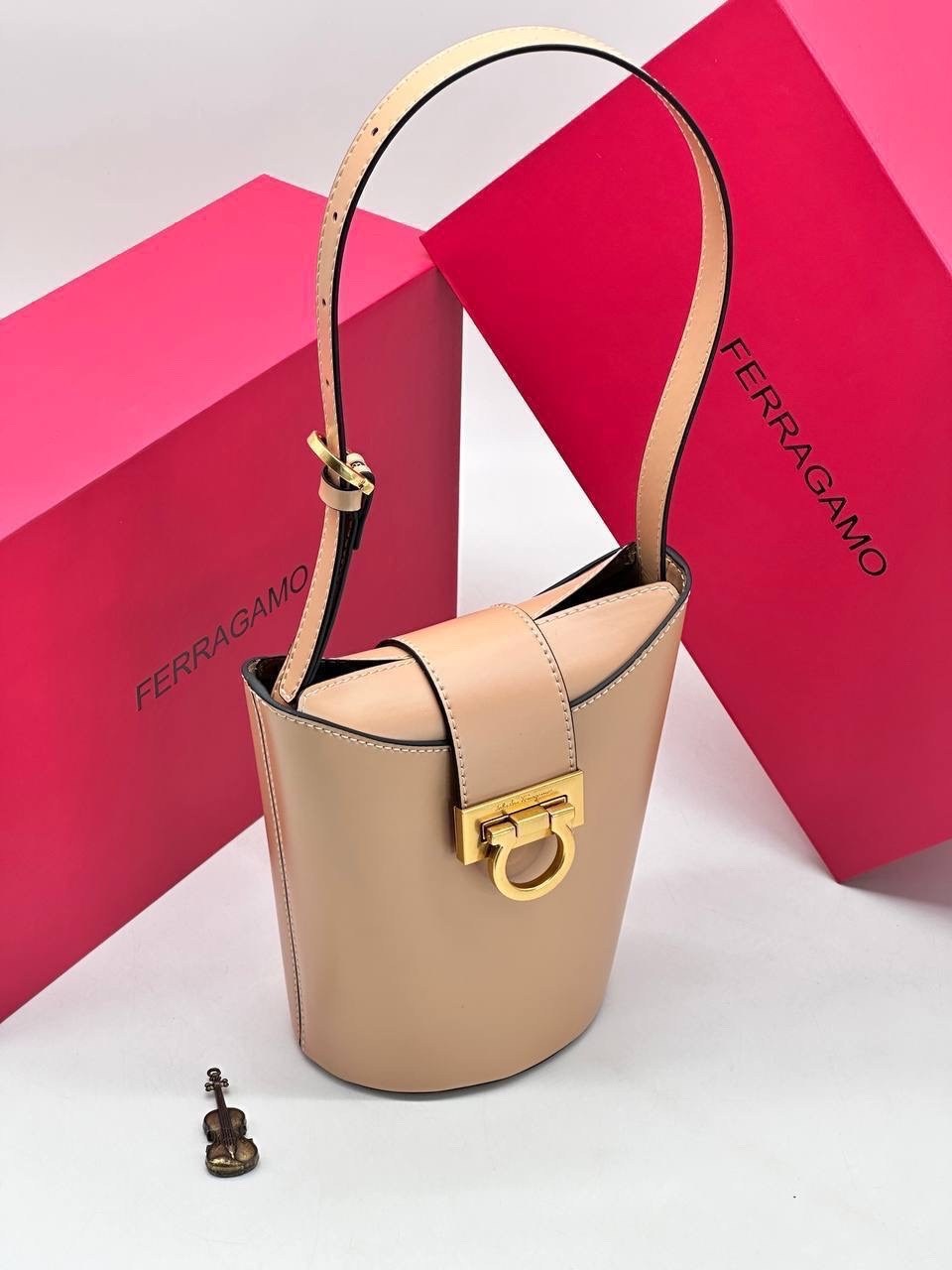 сумка salvatore ferragamo,сумка ferragamo,сумки,сумка,женская сумка