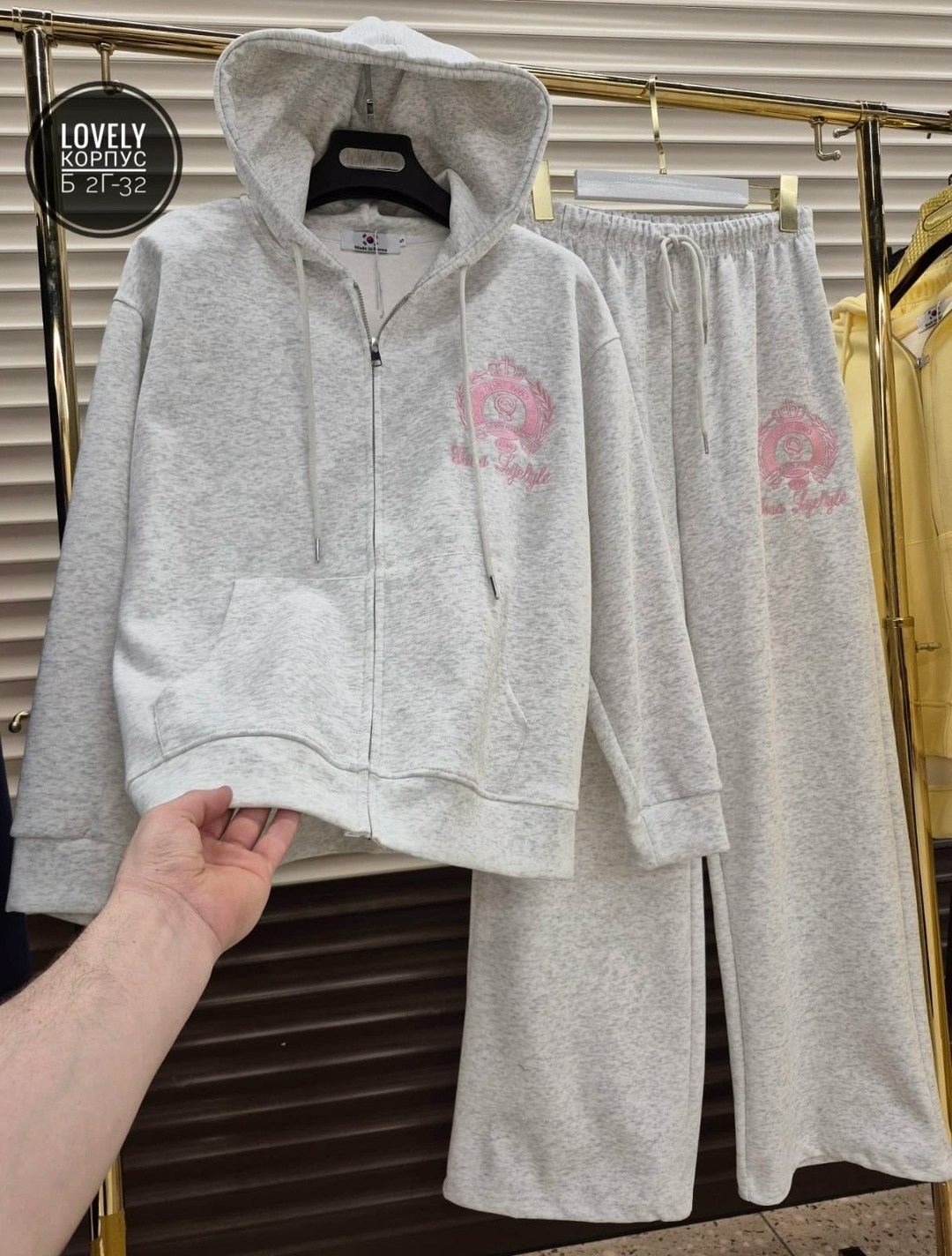спортивные костюмы,женские спортивные костюмы,спортивный костюм с капюшоном,стильные костюмы,комплект одежды женские