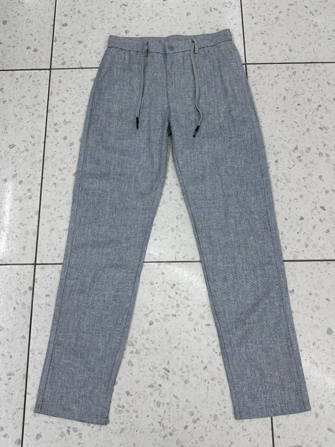 зауженные брюки,брюки светлые,мужские брюки,повседневные брюки,серые брюки