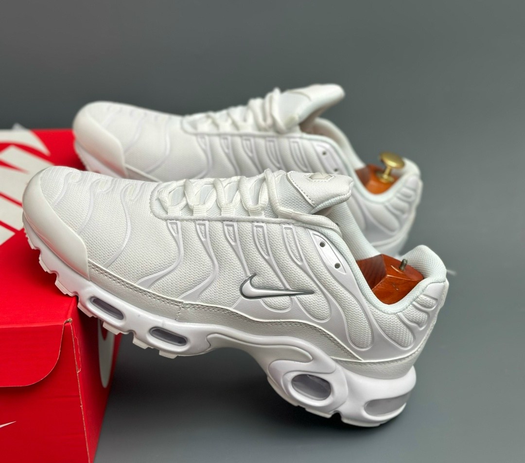 nike air max plus tn мужские кроссовки белые,кроссовки nike air max tn plus,nike tn air max plus white,nike air max plus tn,кроссовки nike air max tn