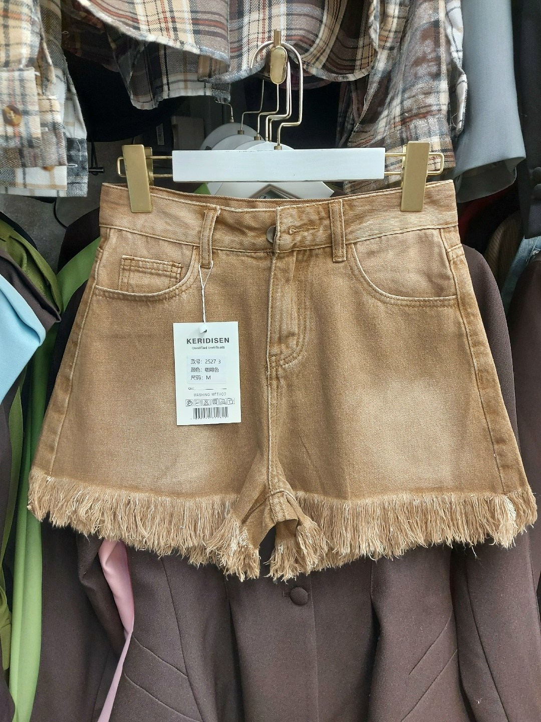 женские шорты,женские шорты джинсовые,женские джинсовые шорты с высокой талией,летние женские шорты,джинсовые шорты с бахромой