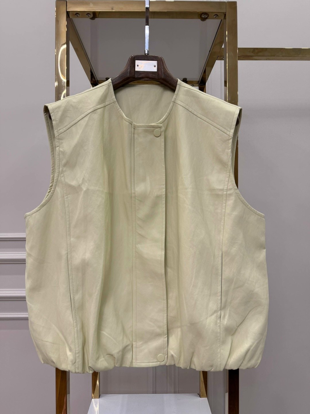 женские жилеты,жилетка женская,жилет,кожаный жилет,теплый жилет