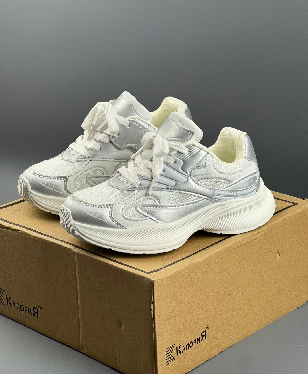 кроссовки женские,модные кроссовки,массивные кроссовки,кроссовка,кроссовки anta