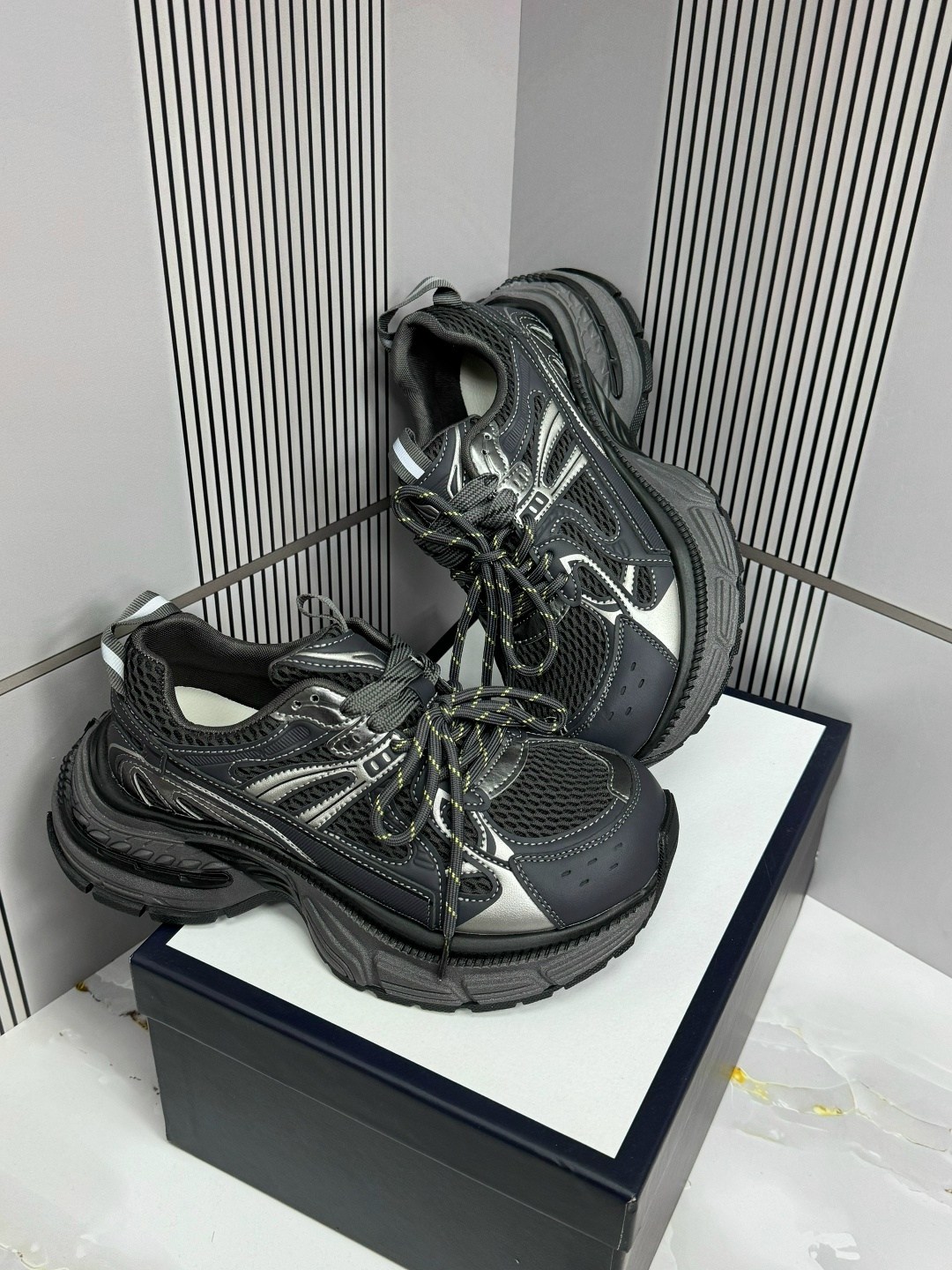 кроссовки женские balenciaga,balenciaga 10 xl кроссовки,кроссовки balenciaga,кроссовки balenciaga 3 xl,кроссовки баленсиага трек 2 чёрные