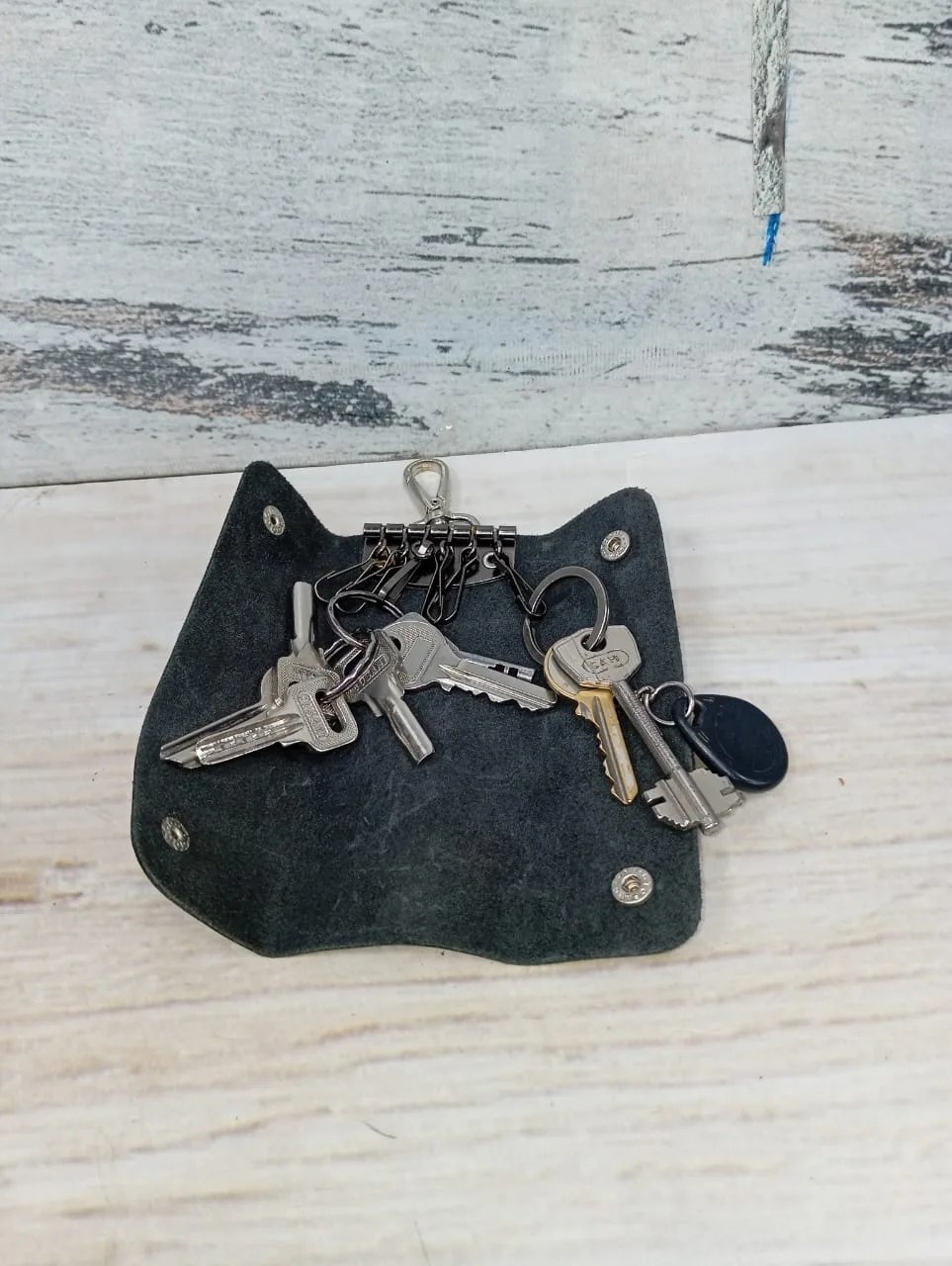 ключница из натуральной кожи,ключница натуральная кожа,ключница карманная,кожаная ключница,черная ключница из натуральной кожи